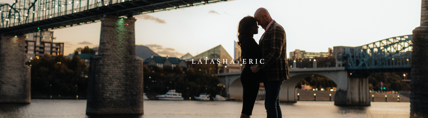 downtown chattanooga fall engagement photography.
