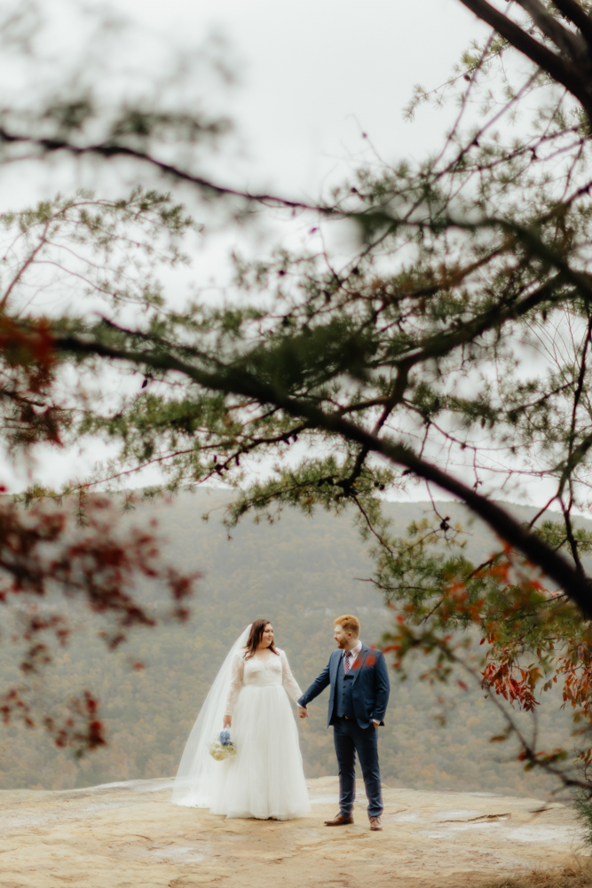 Best Time for Fall Leaves in Tennessee - Snooper's Rock