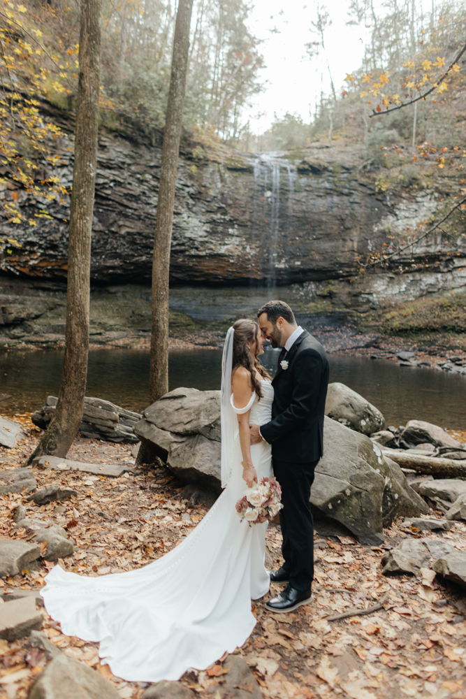 Best Time for Fall Leaves in Tennessee - Cloudland Canyon